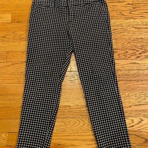 Old Navy Pixie Ankle Pants - size 8
